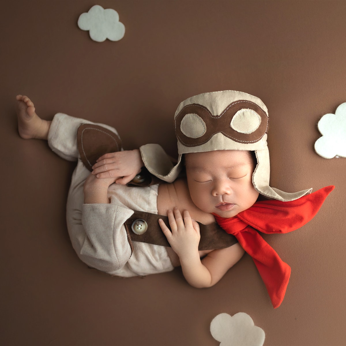 Infant Photography Props Outfit - 新生児写真衣装セット、幼児写真アクセサリー、撮影オーバーオール、赤いスカーフ付きアビエイターグラスキャップ、3個