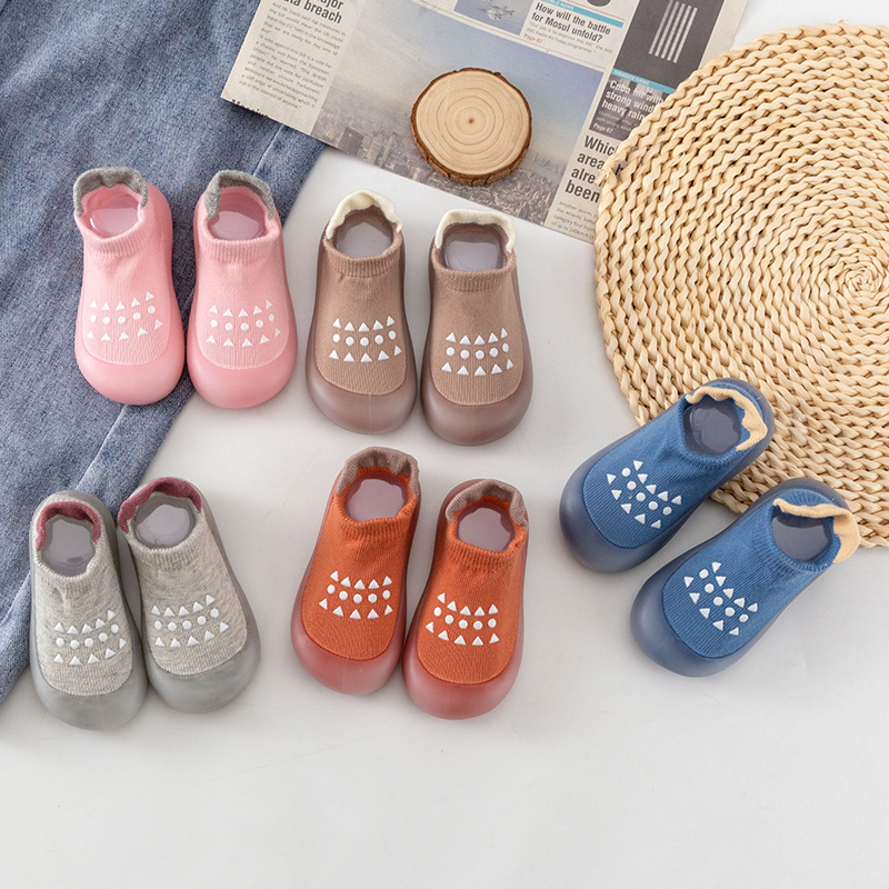 Unisex Baby Socks Non Slip - ベビーフロアシューズ ブルーとピンク ベビー室内・屋外用ウォーキングソックス 快適で滑り止め付きシューズ 男の子と女の子用ソックス