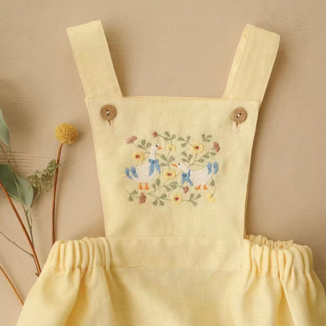 カントリースタイル 2026 夏の新作ベビーロンパース 刺繍 - Baby Summer Linen Sleeveless Jumpsuit のレビューと価格