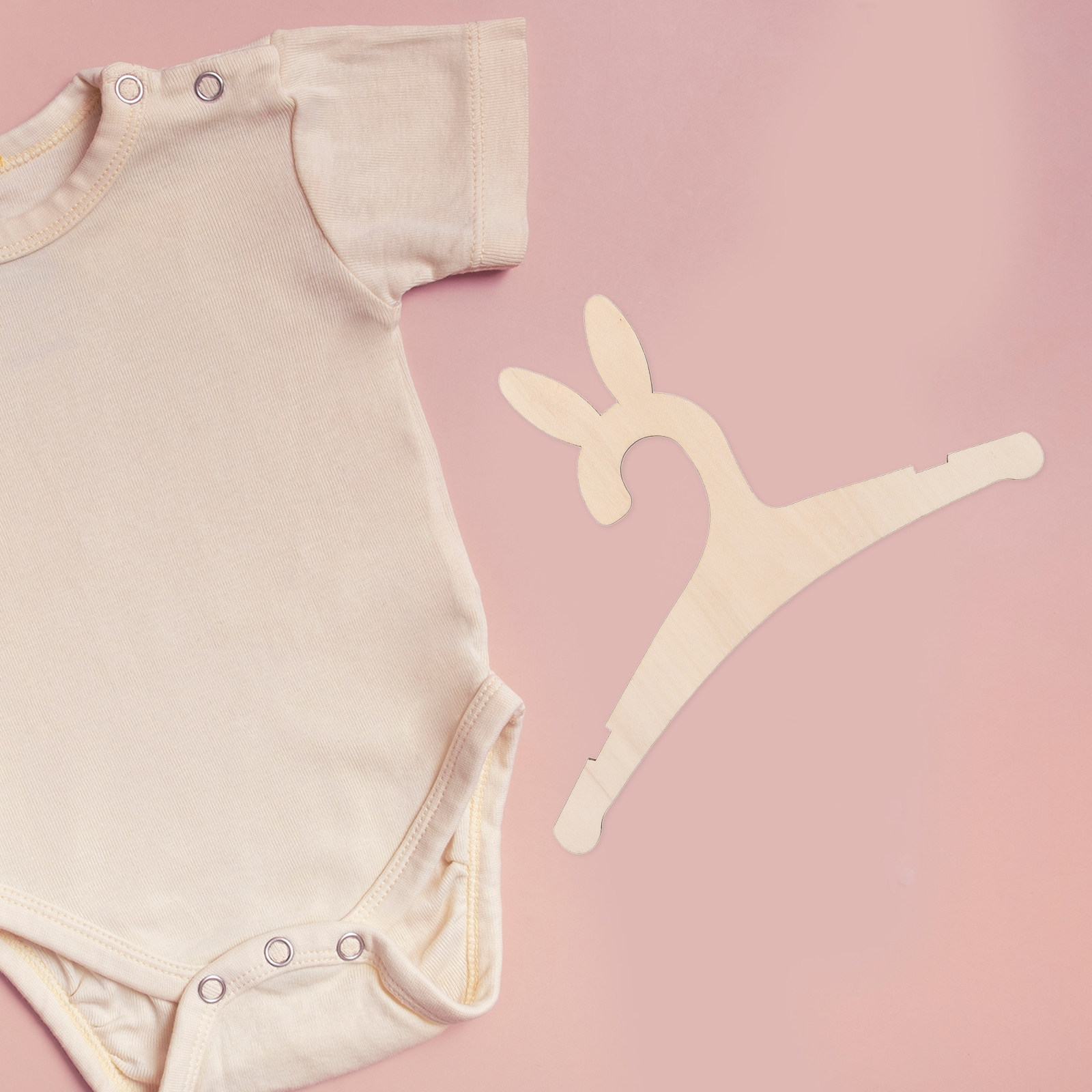 木製ベビー服ハンガー5本セット。うさぎの耳のデザインで、子供 - Baby Clothes のレビューと価格